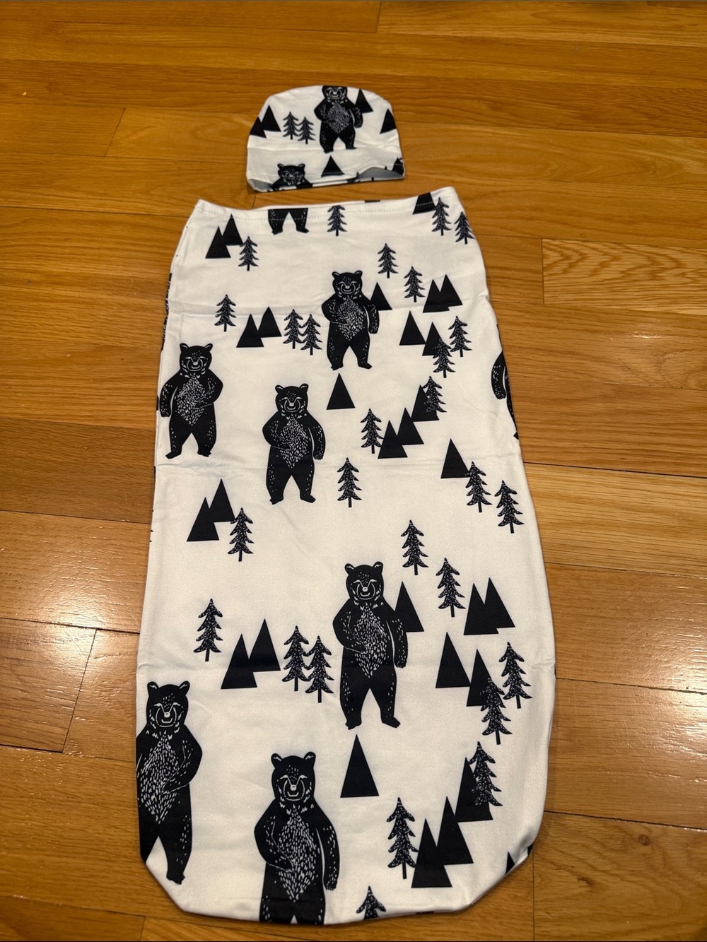 NWOT Tanofar baby bears and trees cocoon sack size newborn .